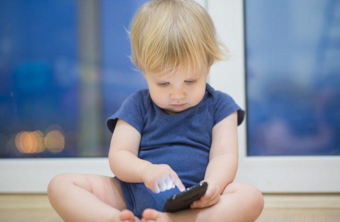 Вредят ли мобильные устройства детям