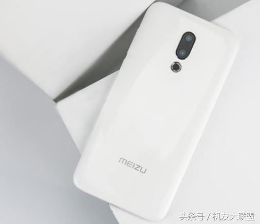 Meizu 16X предложит новый броский цвет – фото 3