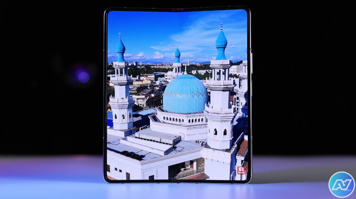 Внутренний экран Samsung Galaxy Z Fold 5