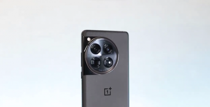Камери OnePlus 12