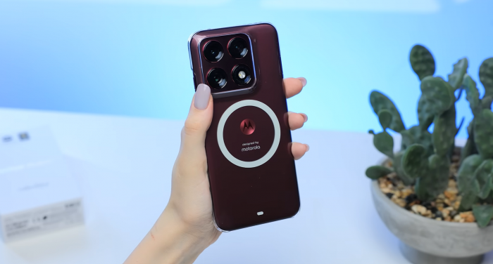Обзор Motorola Edge 70 Pro чехол