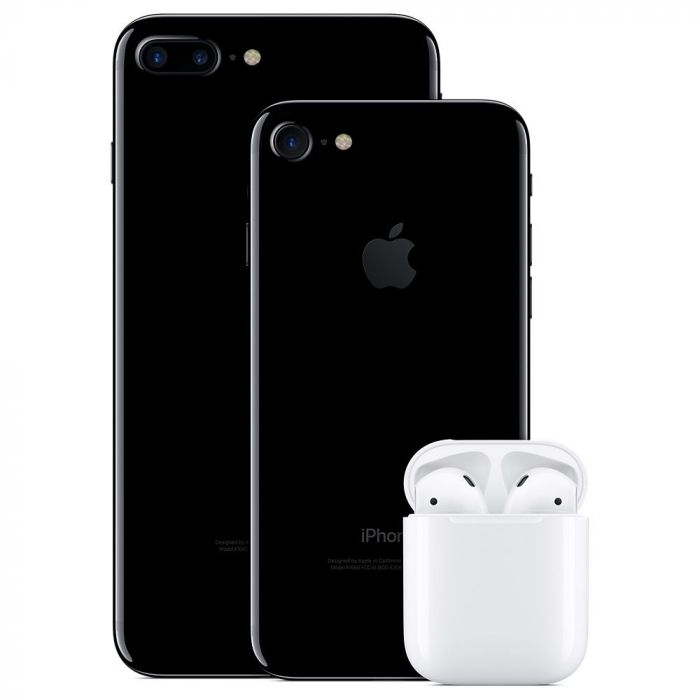 Apple может начать комплектовать новые iPhone беспроводными наушниками AirPods