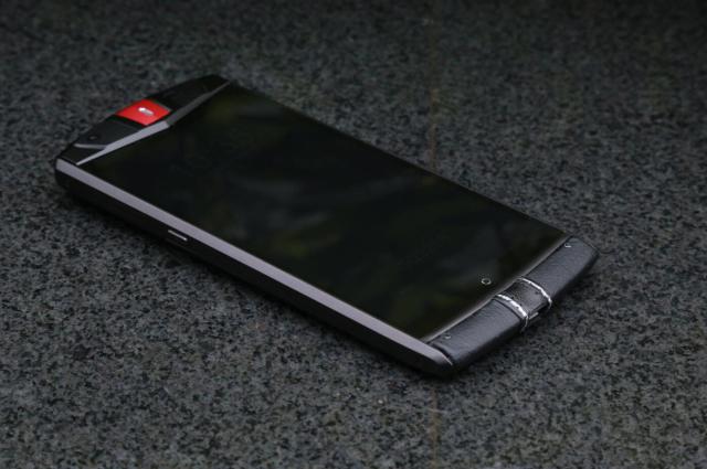Ulefone готовит смартфон в стиле устройств Vertu – фото 1