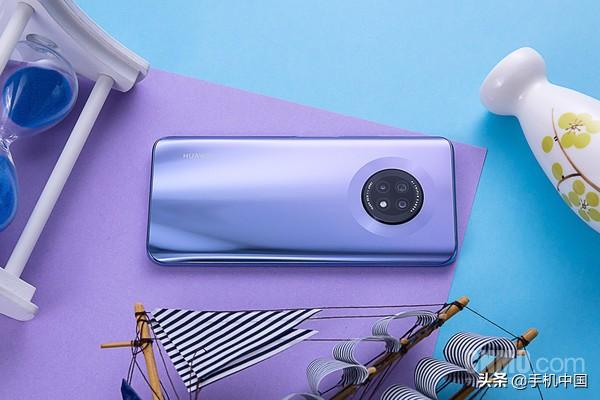 Анонс Huawei Enjoy 20 Plus: преміальний дизайн, висувна швидка зарядка – фото 2