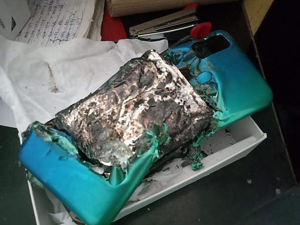 Новенький Samsung Galaxy M30s взорвался спустя день после покупки
