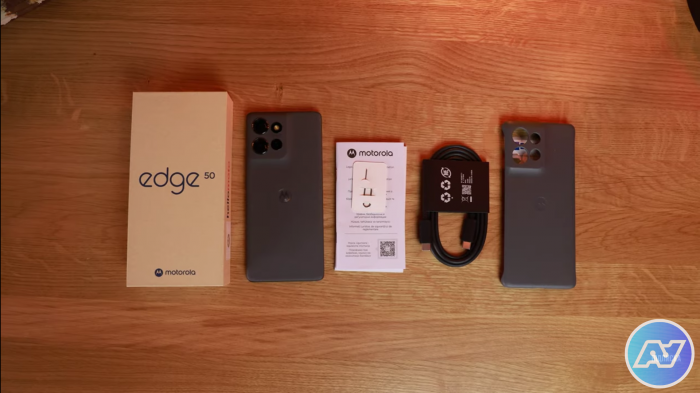 Комплектация Motorola Moto Edge 50