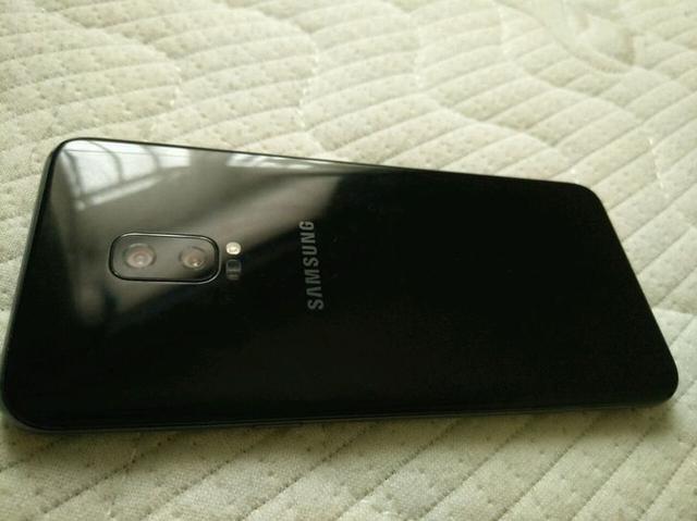 Фото прототипа Samsung Galaxy S8 с дисплейным биометрическим датчиком – фото 1