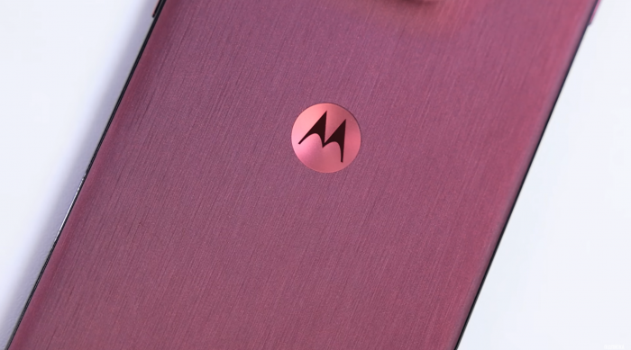 Обзор Motorola Edge 70 Pro материалы корпуса