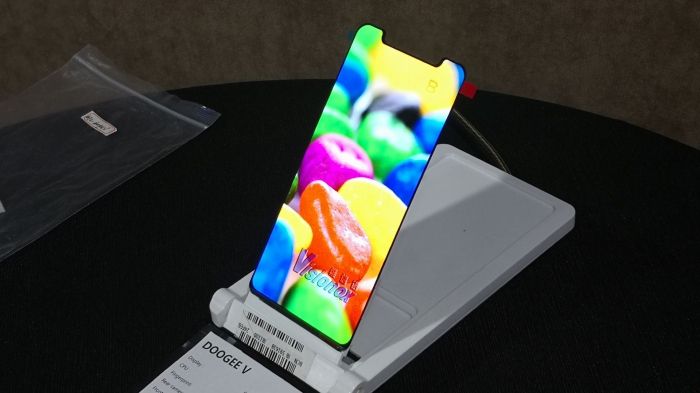 Doogee V — клон iPhone X, но с дисплейным сканером отпечатков пальцев – фото 1