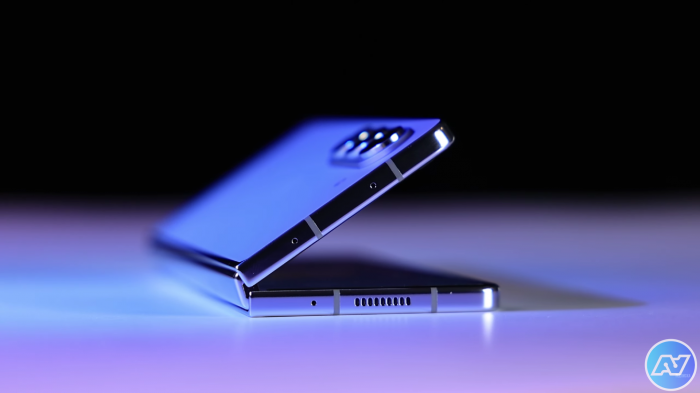 Проводная и беспроводная зарядка Samsung Galaxy Z Fold 5