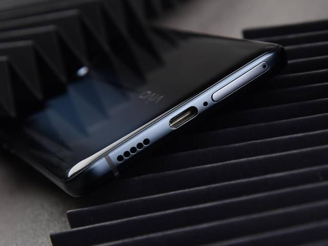 Анонс Vivo S5: Snapdragon 712, квадрокамера и батарейка на 4100 мАч – фото 4