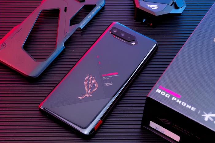 Asus ROG Phone 5 vs Black Shark 4: хто пішов у відрив – фото 1