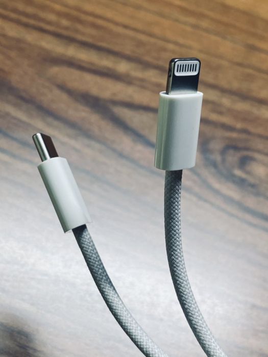 Lightning-кабель для iPhone 12 показали на фото – фото 2