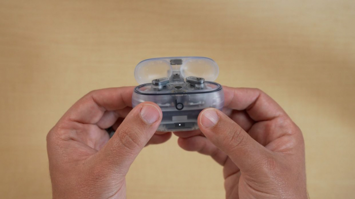 Apple представила новые наушники с прозрачным дизайном за $169 – фото 1