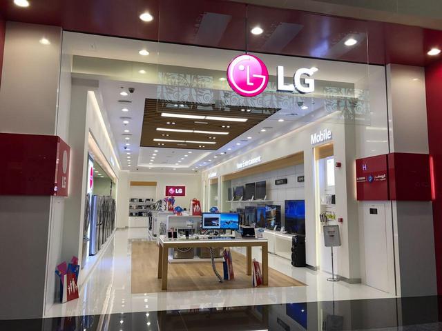 Samsung хочет, чтобы на прилавках магазинов LG появились не только iPhone, но и ее смартфоны – фото 1