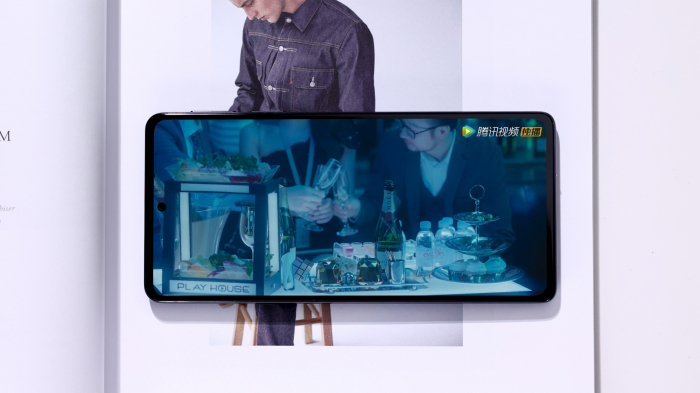 Анонс Moto Edge X30: первый с Snapdragon 8 Gen 1 пошел – фото 4