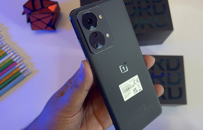 OnePlus Nord 2T in the photo and the first performance test in the benchmark – фото 2
