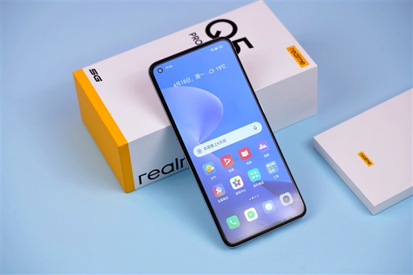 Announcement of Realme Q5 and Realme Q5 Pro: re-release of well-known models with minor changes – фото 1