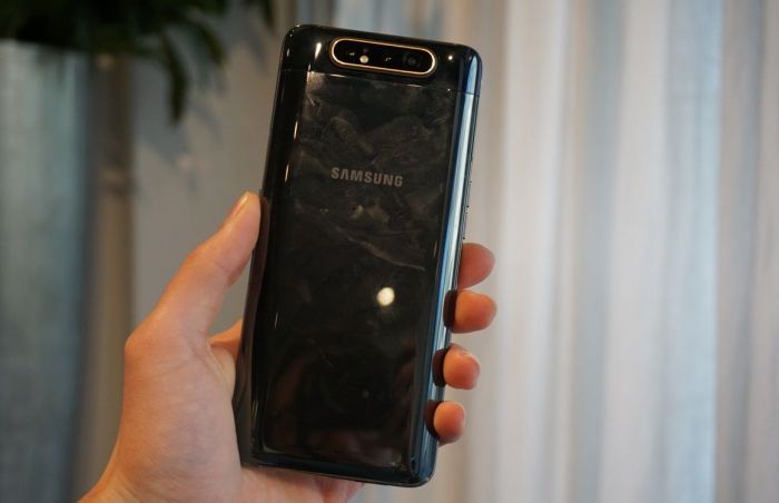Представлен Samsung Galaxy A80 с выдвижной и поворотной камерой – фото 6