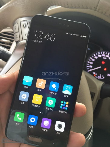 Xiaomi готовит версию Mi 5S c E-Ink-экраном – фото 1