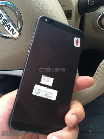 Xiaomi готовит версию Mi 5S c E-Ink-экраном – фото 2