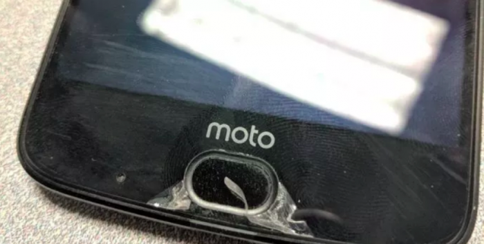 Фишка Moto Z2 Force стала его же недостатком – фото 2
