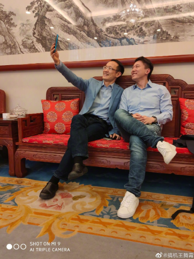 Президент Xiaomi показал флагман Redmi