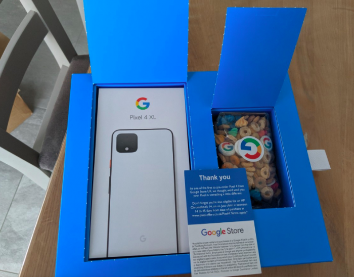 Вместе с Google Pixel 4 XL пользователь получил в подарок завтрак