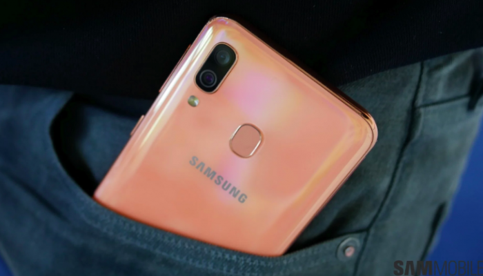 Samsung Galaxy A01: самый простой смартфон серии Galaxy A