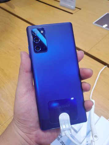 Красный, синий, розовый: выбирай эффектный Samsung Galaxy Note 20 – фото 3
