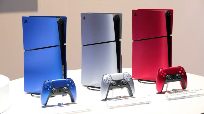 Новые цвета PS5 Slim: Sony показала синюю, красную и серебряную приставку. Можно апгрейдить уже имеющиеся! – фото 1