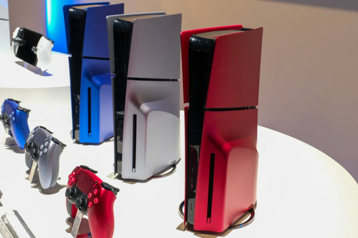 Новые цвета PS5 Slim: Sony показала синюю, красную и серебряную приставку. Можно апгрейдить уже имеющиеся! – фото 2