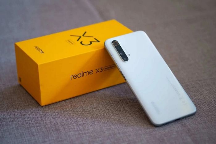 Фото Realme X3 SuperZoom с коробкой