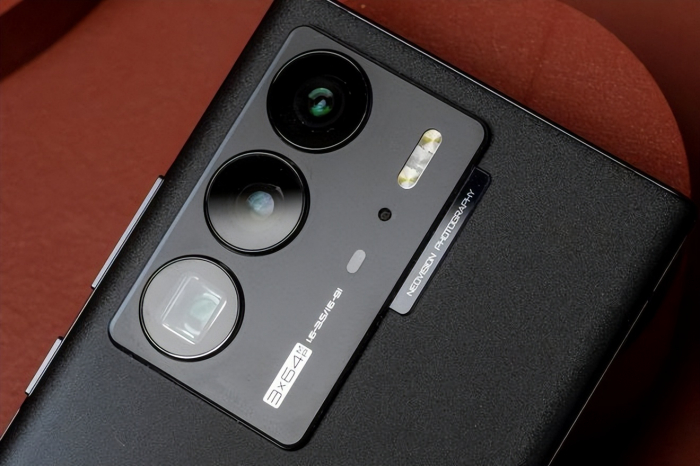 ZTE Axon 40 Ultra presented: full-screen and powerful camera phone – фото 4