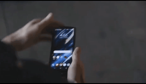 Анонс Motorola RAZR: легенда возвращается с гибким дисплеем – фото 2