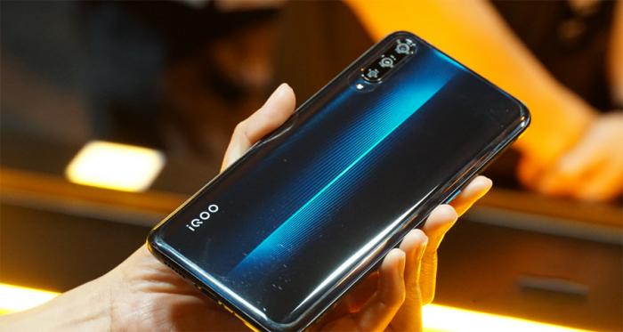 iQOO 5G — первый смартфон со 120 Вт зарядкой