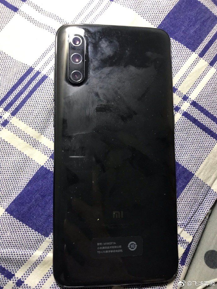 Фото бракованного Xiaomi Mi 9. Снимать при плохом освещении не рекомендуется – фото 2