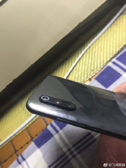 Фото бракованного Xiaomi Mi 9. Снимать при плохом освещении не рекомендуется – фото 3