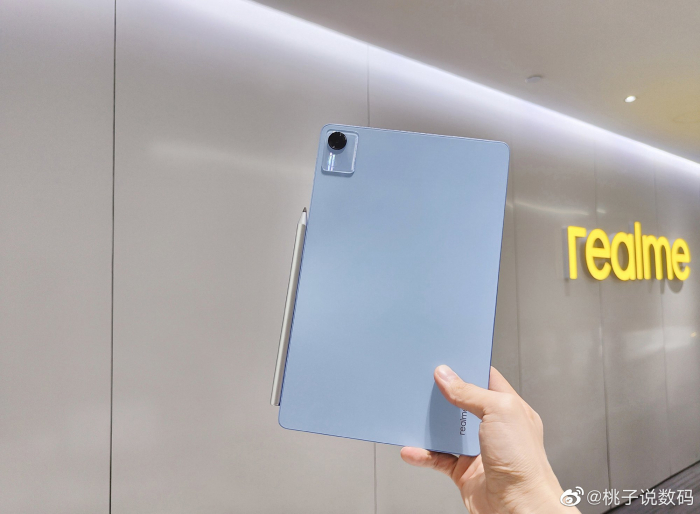 Realme Pad X for the first time in a "live" picture – фото 1