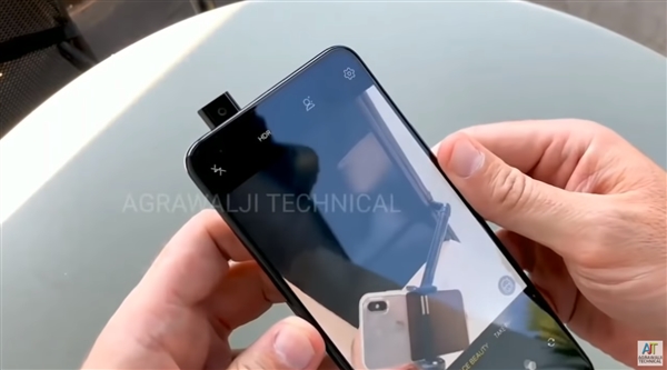 Распаковка новенького OnePlus 7 на видео – фото 3