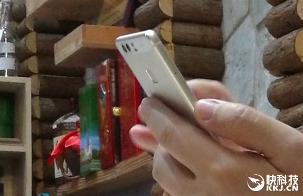Huawei P9 засветился на шпионских фотографиях – фото 2