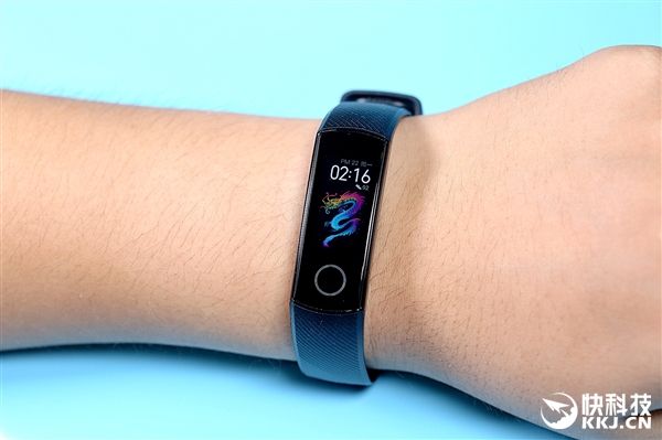 Honor Band 5 на руке