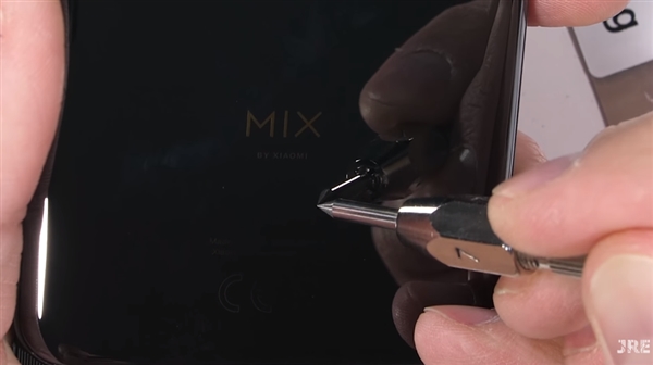 Xiaomi Mi Mix 3 проверили на прочность и устойчивость царапинам – фото 8