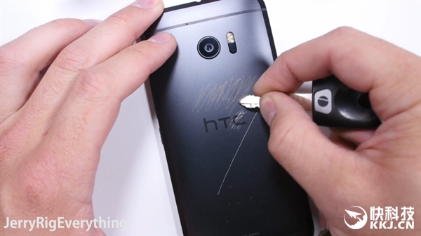 HTC 10 достойно показал себя в тестах на прочность – фото 5