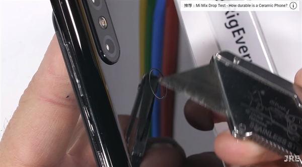 Xiaomi Mi Mix 3 проверили на прочность и устойчивость царапинам – фото 4