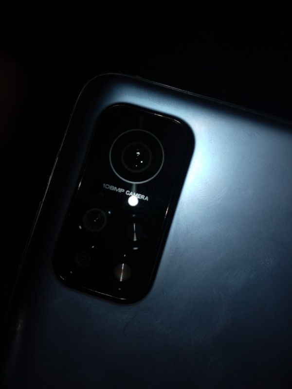 Какой у Xiaomi Mi 10T Pro дизайн? Оцениваем по «живым» фото – фото 2