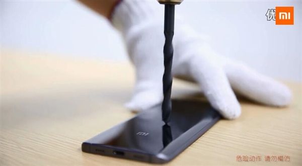 Xiaomi Mi5 с керамической крышкой испытали на устойчивость и механические воздействия – фото 6
