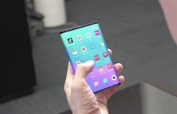 Ответ критиканам: гибкий смартфон Xiaomi — настоящие инновации – фото 1