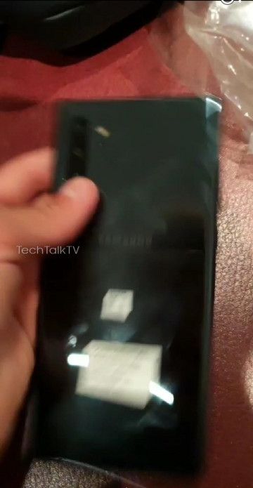 Samsung Galaxy Note 10+ мог попасть в объектив камеры – фото 3