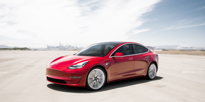 Заощаджуй на покупках і виграй Tesla Model 3! – фото 1